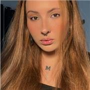 Profesora de infantil y monitora, para enseñar a todas las edades.